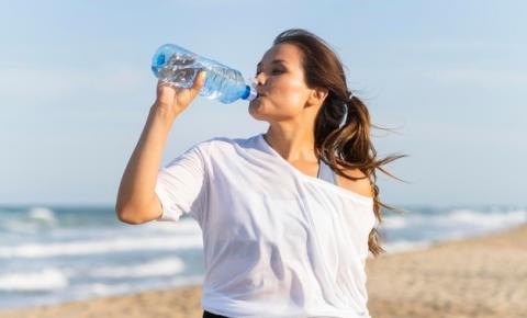 Beber água é tão importante quanto ter uma alimentação saudável!