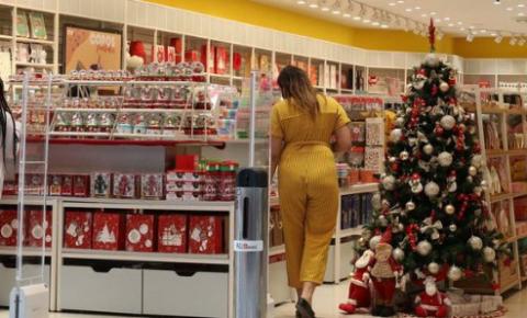 Pagamento do 13º do funcionalismo em dia ajudou a impulsionar as vendas de Natal em BH e em Minas